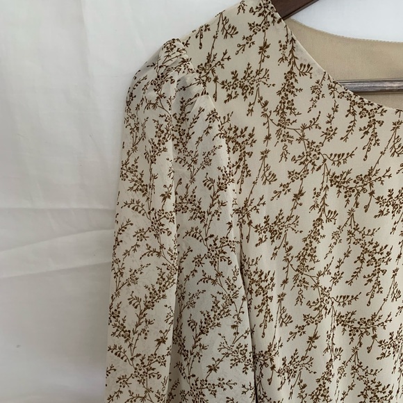 Neutral floral midi dress - Picture 3 of 6